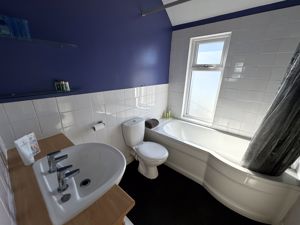 Family Bathroom- click for photo gallery